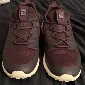 Nike Women’s CK Racer Size 9